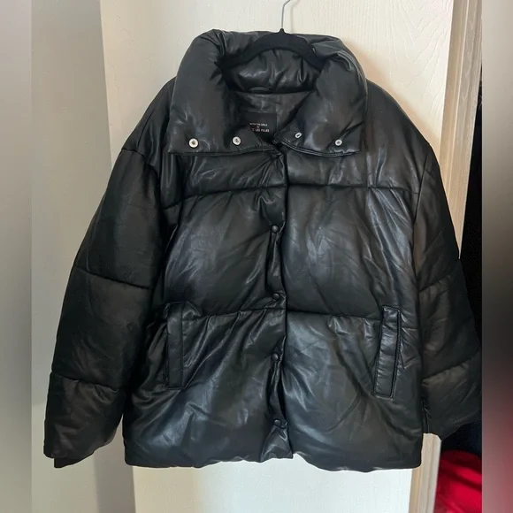 Avec Les Filles Faux-Leather Puffer Coat size medium EUC - Picture 4 of 12
